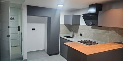 ? ¡Tu nuevo hogar te espera en Conjunto Nuquí – Ciudad Guabinas, Yumbo.

Vive en un entorno tranquilo y rodeado de naturaleza ? en este hermoso apartamento ubicado en el piso 9 con ascensor, con una vista privilegiada y espacios llenos de luz.

✨ Características del apartamento:
? 2 habitaciones (principal con baño privado y vestier)
? Estudio ideal para oficina o zona de TV ?
? Cocina integral remodelada ?
? Amplia sala comedor con balcón ?
? Habitaciones con clóset
? Zona de oficios
? Parqueadero comunitario y bahías para visitantes ?

?️ Zonas comunes:
✔️ Portería 24/7 y vigilancia permanente
✔️ Piscinas para niños y adultos ?‍♀️
✔️ Salón social y parque infantil ?
✔️ Senderos peatonales y zonas verdes ?

? En un sector netamente residencial, rodeado de árboles, parques grandes, canchas y zona de comidas ? — ¡un lugar ideal para vivir en familia!

? Contáctame y agenda tu visita hoy mismo.
¡Descubre por qué Nuquí es uno de los conjuntos más apetecidos de Ciudad Guabinas! ?

DA
