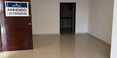 Apartamento en arriendo en el barrio Bellavista. Con un área amplia y excelente distribución, cuenta con 3 habitaciones, 3 baños, estudio, cuarto y baño de servicio, parqueadero privado, y se encuentra en el primer piso, ideal para quienes buscan comodidad sin necesidad de ascensor. Estrato 4. Una excelente oportunidad para familias que buscan espacio, buena ubicación y un sector residencial tradicional en Barranquilla.