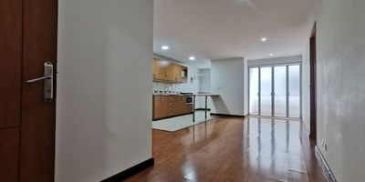 Espectacular apartaestudio disponible en venta !! en exclusivo sector de la ciudad, cuenta con 60 Mt2 divididos en 2 ambientes, sala comedor, cocina integral, 1 habitación, 1 baño con finos acabados, cuarto útil y parqueadero cubierto, ubicado estratégicamente cerca a hospitales, universidades y sector comercial, contáctanos para mas información. CASTELLON INMOBILIARIA.