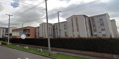 Oportunidad de Inversión  Apartamento en Funza Conjunto Cerrado Club House  Segundo PisoExcelente apartamento en conjunto cerrado, con zonas comunes tipo Club House, ideal para vivir o invertir. Actualmente rentando, lo que lo convierte en una opción con retorno inmediato. Características3 habitaciones, cada una con clóset2 baños completosUbicado en el segundo piso sin ascensorIluminación y ventilación natural en todos los espaciosConjunto cerrado con vigilancia 247Cómodas vías de acceso, excelente ubicación Inmueble rentando actualmente Ideal para inversionistas Agende su cita hoy mismo mario.chiappe@nmobiliariasaliadas.com Cel 316 471 0658