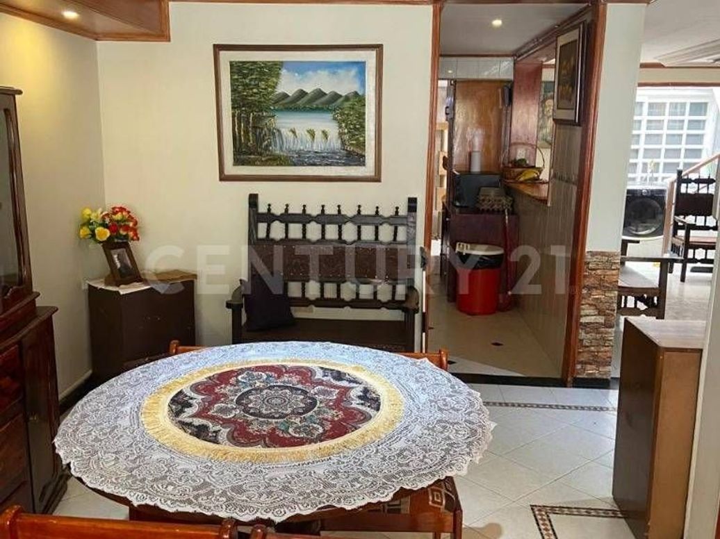 Casa de 4 alcobas en venta en Castilla, Bogotá, 224 m² · foto 6 de 19