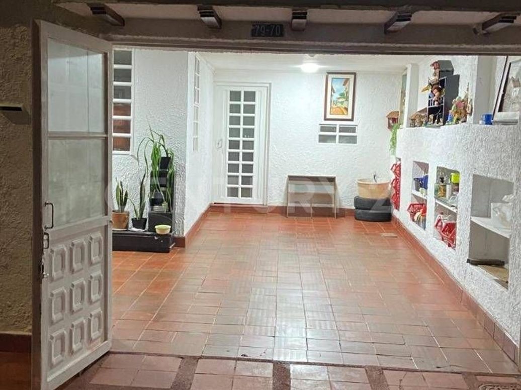 Casa de 4 alcobas en venta en Castilla, Bogotá, 224 m² · foto 2 de 19