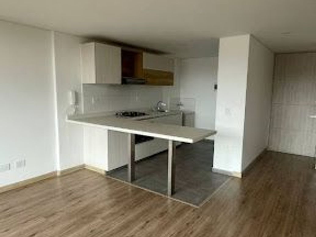 Apartamento de 3 alcobas en venta en Cedritos, Bogotá, 86 m² · foto 2 de 20