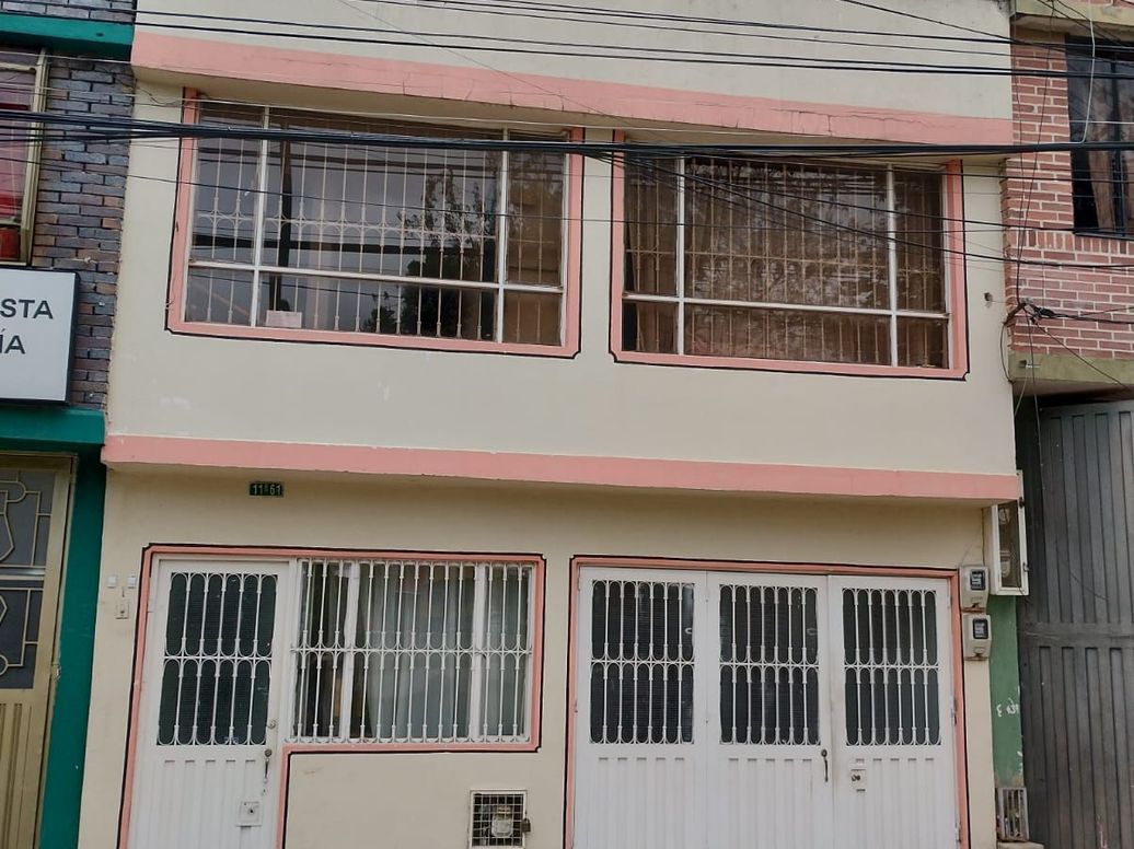 Casa de 6 alcobas en venta en Santa Catalina Et. Ii, Bogotá, 200 m² · foto 2 de 17