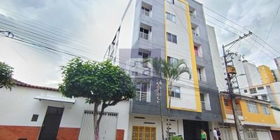 cod 5946 se arrienda apartaestudio en bucaramanga, 1 alcoba, sala comedor, cocina integral, 1 baño auxiliar, zona ropas, piso en ceramica, citofono, parqueadero comunal, valor de administracion con descuento $74.000 y valor pleno $82.000, va incluido en el valor del canon.