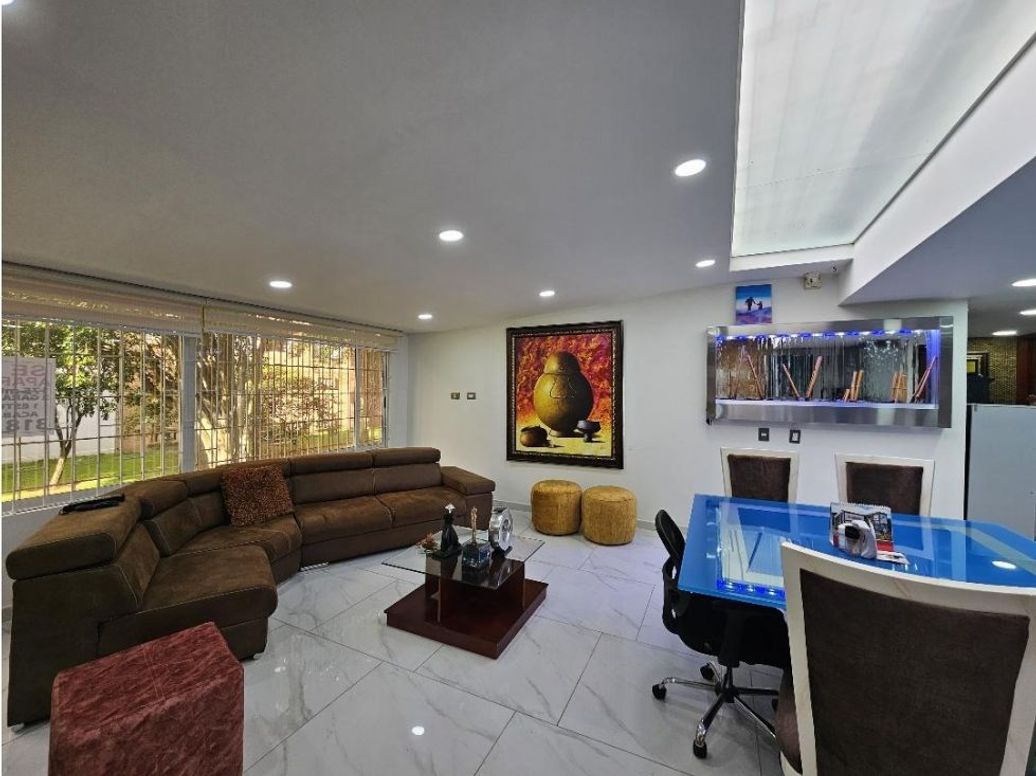 Apartamento de 4 alcobas en venta en Puente Largo, Bogotá, 173 m² · foto 2 de 10