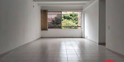 excelente inmueble, área, distribución, luz natural, ubicación cerca a, Mall la frontera, Mall sao paulo, Mall viva envigado, colegios, teresiano, la sallé, escuela de ingeniería de Antioquia, colombo, iglesias, la niña María, san marcos, santa bárbara del Ayurá,  supermercados tiendas D1, ara, la vaquita, transporte publico estación metro Ayurá, agua cátala, integrados al metro, ruta de buses a municipios, Medellín, Itagüí, sabaneta, entre otros.