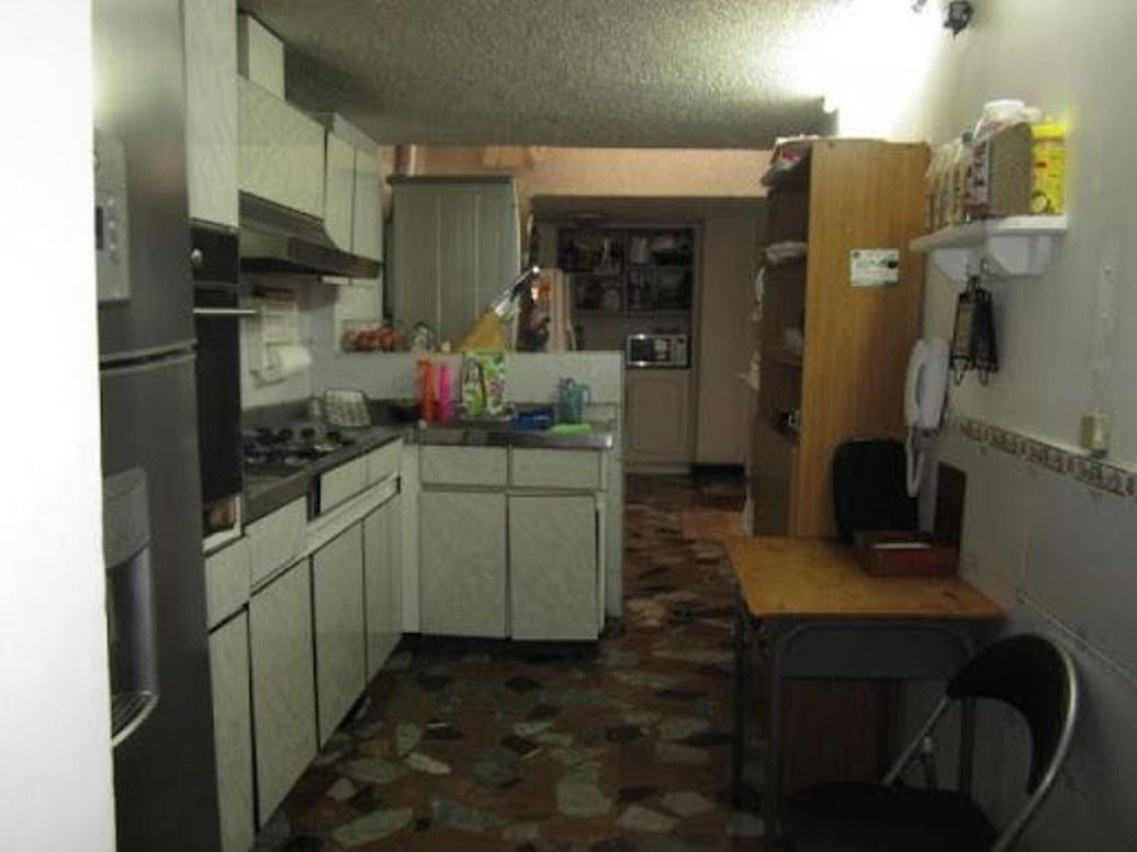 Casa de 4 alcobas en venta en Santa Barbara Central, Bogotá, 350 m² · foto 4 de 18