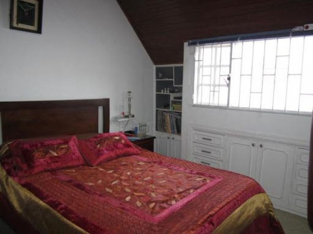 Casa de 4 alcobas en venta en Santa Barbara Central, Bogotá, 350 m² · foto 8 de 18