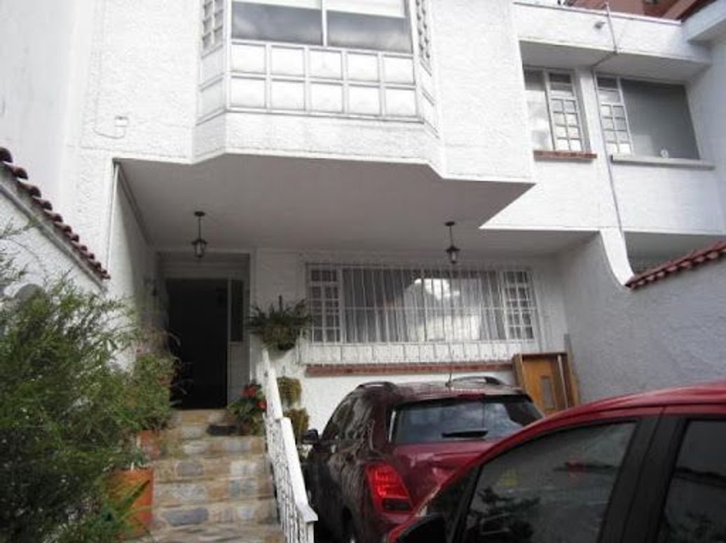 Casa de 4 alcobas en venta en Santa Barbara Central, Bogotá, 350 m² · foto 14 de 18