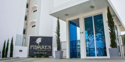 Se Vende Apartamento en Piedecuesta

Ubicado cerca del Centro Comercial de la Cuesta
Área: 92 m²

Características del apartamento: 3 habitaciones, 2 baños, sala-comedor, cocina integral, zona de ropas, balcón. Estrato 4.
Ubicado frente al Centro Comercial de la Cuesta.

Áreas comunes: piscina para adultos y niños, zona de juegos para niños, cancha múltiple, gimnasio, zona de mascotas, sauna, zona de spa, zona de BBQ, cancha de squash, guardería privada, senderos, zonas verdes, 2 parqueaderos, 1 bodega, vigilancia 24/7

Para más detalles y agendar tu visita, comunícate con nosotros. Estaremos atentos para ayudarte.

No dejes pasar esta increíble oportunidad de vivir en un espectacular apartamento, amplio, moderno y bien ubicado. Cod: 17