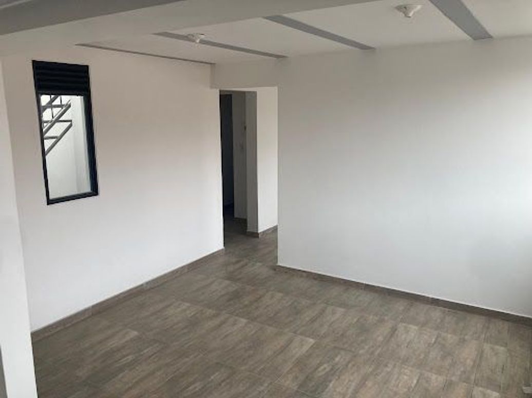Casa de 6 alcobas en venta en Fontibón, Bogotá, 324 m² · foto 4 de 17