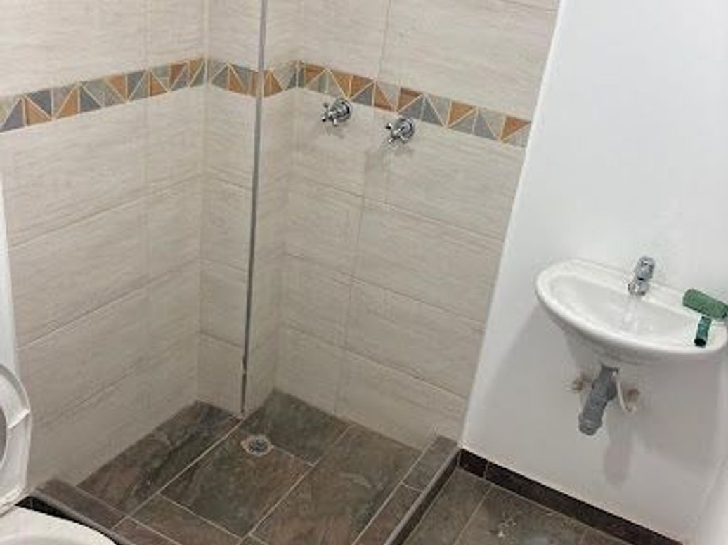 Casa de 6 alcobas en venta en Fontibón, Bogotá, 324 m² · foto 9 de 17