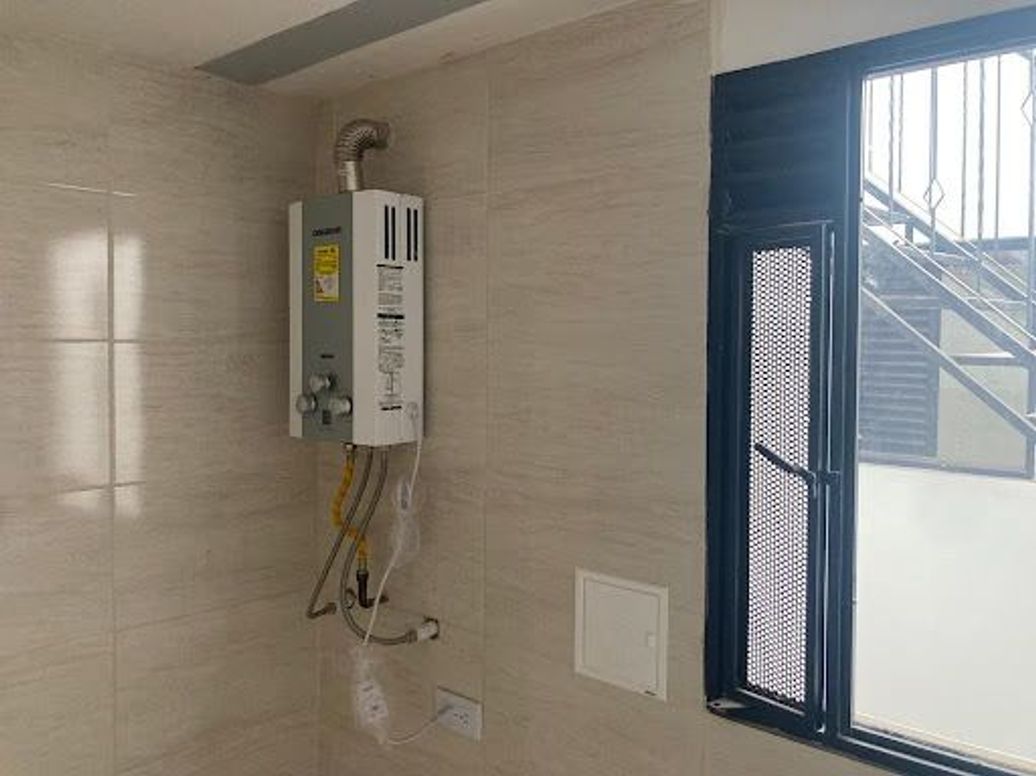 Casa de 6 alcobas en venta en Fontibón, Bogotá, 324 m² · foto 6 de 17