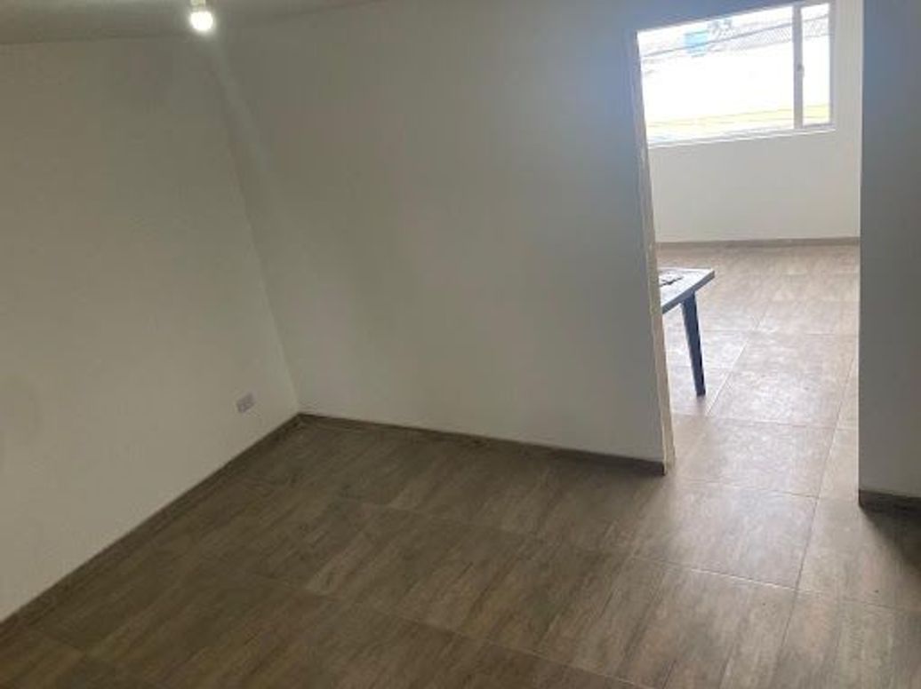 Casa de 6 alcobas en venta en Fontibón, Bogotá, 324 m² · foto 7 de 17