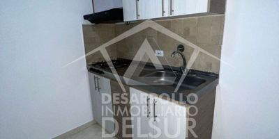 Apartaestudio en ARRIENDO.
Tu espacio, tu estilo: vive en este hermoso apartaestudio diseñado para tu comodidad.
1 Sala1 Alcoba1 Closet1 baño cabinadoCocina integralZona de ropas (patio)CalentadorPiso en cerámica
Edificio con citófono digital , ubicado en una excelente zona residencial, rutas de transporte, supermercados, centros comerciales, tiendas de barrio, vías principales, cerca a la estación metro envigado.
¡Para más información y agendar tu cita!Contáctanos al 3156901885Desarrollo Inmobiliario del Sur – Tu hogar, nuestra pasión