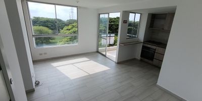 ALQUILER: apartamento en ciudad guabinas piso 5 con ascensor. cuenta con balcon, sala, comedor, cocina, baño social completo, zona de ropas, tres habitaciones con closet la principal con baño. parqueadero comunitario, piscina para adultos y niños, salon social, zonas verdes, zona infantil. INFO: 3112405041 JOHN JAIRO MONTOYA