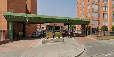 Inmobiliaria Bogotá se complace en presentar este atractivo apartamento en arriendo, ubicado en el sector de Ciudad Verde, Soacha. La propiedad se encuentra en un segundo piso y ofrece espacios funcionales con excelente iluminación natural. El inmueble cuenta con,  sala-comedor de concepto abierto, cocina integral, zona de lavandería independiente, tres habitaciones con clóset, un baño completo. Su ubicación es estratégica, a pocos minutos de la Clínica Avidanti, el Centro Comercial Miraflores, la sede de la UNAD Ciudad Verde y con fácil acceso a vías principales como la Avenida Potrero Grande. Contáctanos para programar tu visita angie.ramirezinmobiliariabogota.com 317 490 8323En Inmobiliaria Bogotá, nos comprometemos a brindarte un servicio profesional, transparente y de alta calidad durante todo el proceso de arriendo o compra de tu inmueble.¡No dejes pasar esta oportunidad de encontrar tu próximo hogar con nosotros!  