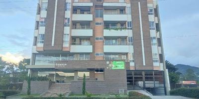 Se renta apartamento con 3 habitaciones y amplos espacios en sector Salesianos La Ceja, cuenta con ascensor, parqueadero y cuarto útil, fácil vía de acceso, cerca a parroquias, colegios, facilidad para servicio publico, acceso por vías principales, zona tranquila y segura