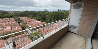 • Código del inmueble: 1272
• Ubicación: Barro Blanco, Rionegro
• Piso: 12
• Número de habitaciones: 3
• Número de baños: 2
• Sala-comedor
• Cocina
• Zona de ropas
• Parqueadero: Si
• ⁠Cuarto Útil: Si
• ⁠Venta: $530.000.000
• Mascotas: Si
• ⁠Estrato: 5
• ⁠Restricciones: No
• ⁠Calentador: Si
• ⁠Descripción o punto de referencia: Cerca al aeropuerto José Maria Córdoba este apartamento para estrenar en una excelente ubicación con zonas comunes amplias y cerca a comercio como centros comerciales y otros, una opción ideal para invertir en el oriente antioqueño
