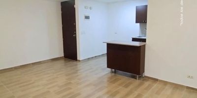 Descubre este encantador apartamento ubicado en una de las zonas más exclusivas de Envigado el esmeraldal.
Con 2 habitaciones, 2 baños, sala comedor, cocina integral, estudio, balcón, zona de ropas, 2 parqueaderos y cuarto útil, este hogar ofrece la combinación perfecta de elegancia, comodidad y privacidad.
La unidad residencial cuenta con piscina, gimnasio, salón social, zonas verdes y juegos infantiles, brindando espacios ideales para el descanso y el disfrute familiar.
Sus 78 m² están distribuidos inteligentemente para aprovechar cada rincón y garantizar una experiencia de vida práctica y sofisticada.
 Vive con estilo, confort y seguridad en un entorno tranquilo y privilegiado. ¡Agenda tu visita hoy mismo!
¡City Raíz busca su tranquilidad! - Código:19888
Contáctanos por WhatsApp al 310 840 1461 o llámanos al 604 411 7372
 www.cityraiz.com
