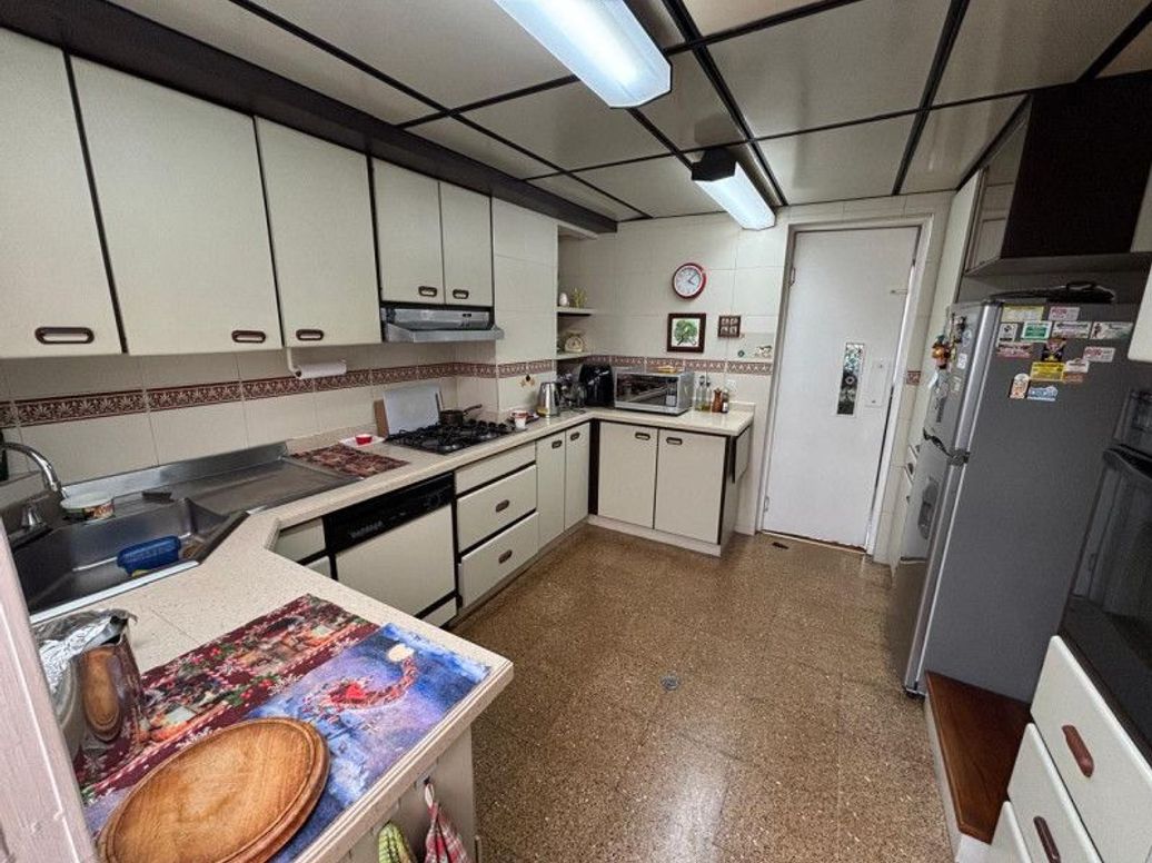 Casa de 5 alcobas en venta en Niza, Bogotá, 263 m² · foto 4 de 20