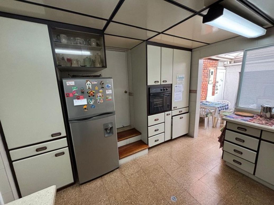 Casa de 5 alcobas en venta en Niza, Bogotá, 263 m² · foto 5 de 20