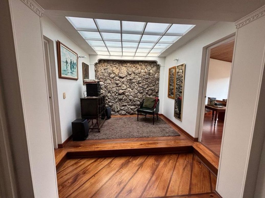 Casa de 5 alcobas en venta en Niza, Bogotá, 263 m² · foto 13 de 20