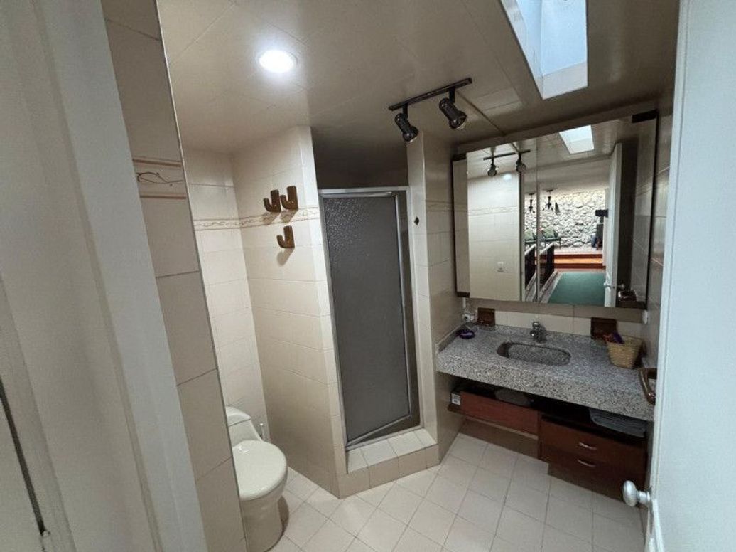 Casa de 5 alcobas en venta en Niza, Bogotá, 263 m² · foto 19 de 20