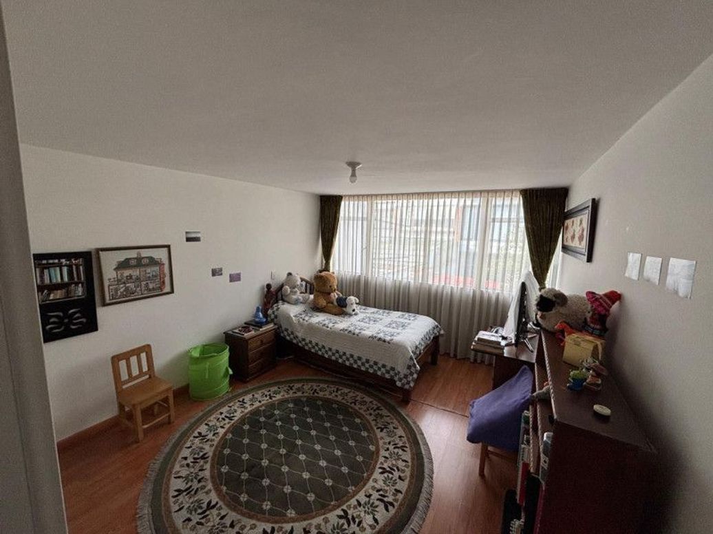 Casa de 5 alcobas en venta en Niza, Bogotá, 263 m² · foto 18 de 20