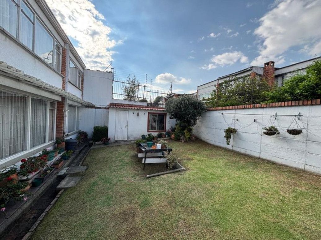 Casa de 5 alcobas en venta en Niza, Bogotá, 263 m² · foto 11 de 20