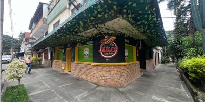 ARRIENDO LOCAL ENVIGADO LA MAGNOLIA Esquinero zona comercial ideal para comidas, restaurante, microempresas, cocina oculta, cuenta con Marquesina, piso en cerámica, baño más ducha, 2 espacios, 3 persianas, cocina equipada con todos los Enseres de un restaurante Cod 
