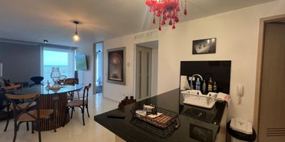 CÓDIGO INTERNO: 27509 - APARTAMENTO CONSTA DE 2 ALCOBAS, 2 BAÑOS, BAÑO SOCIAL, SALA COMEDOR, COCINA INTEGRAL, ESTUFA A GAS, CALENTADOR A GAS, CORTINAS, PUNTO DE CONEXIÓN PARA AIRES, PUERTA DE SEGURIDAD, PISO EN PORCELANATO Y CIELO RASO DRYWALL. CONSTA DE VIGILANCIA 24/7, ZONA INFANTIL, ASCENSOR, BALCÓN, PISCINA, GIMNASIO, SALON COMUNAL, ZONA BBQ,  Y GARAJE.