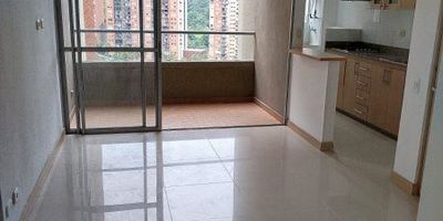 COD 7614
Apartamento en Sabaneta la Doctora, consta de 77 metros, 3 alcobas, 2 baños, 2 closet, 1 Vestier, cocina integral, sala comedor, cuarto útil, portería, portería, ascensor, zonas comunes (Gimnasio, piscina, salón social, turco, juegos infantiles, BBQ. zonas verdes, Shut de basura, parqueadero visitantes. 
Cerca a supermercados, transporte público, universidades, centros comerciales, mall zona sur, ara, Ceipa aves maría.