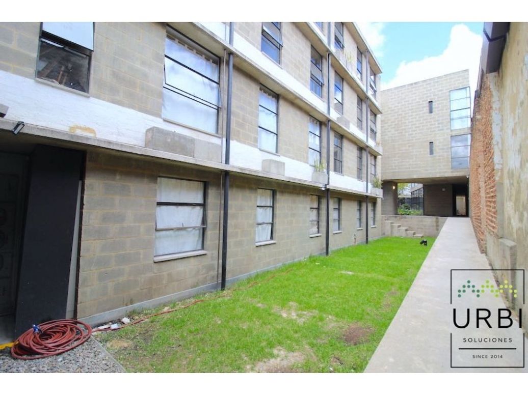 Apartaestudio en venta en Las Cruces, Bogotá, 31 m² · foto 2 de 15