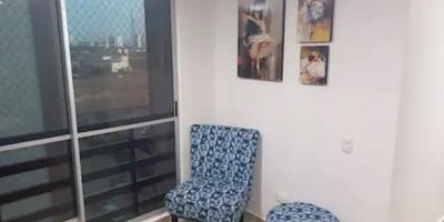 Apartamento en arriendo en Barranquilla, Atlántico, en el barrio BATALLON INFANTERIA. Ubicado en el piso 9 de la torre 2, Brisas del Parque, este inmueble de Estrato 4 ofrece 51 m² bien distribuidos. Cuenta con 3 habitaciones, 2 baños completos y 1 parqueadero. El canon de arriendo es de $1.800.000. Este apartamento es una opción práctica para vivir en Barranquilla. Para más información o para programar una visita, puede contactarnos por WhatsApp, usar la opción Quiero que me contacten o ver nuestros teléfonos.