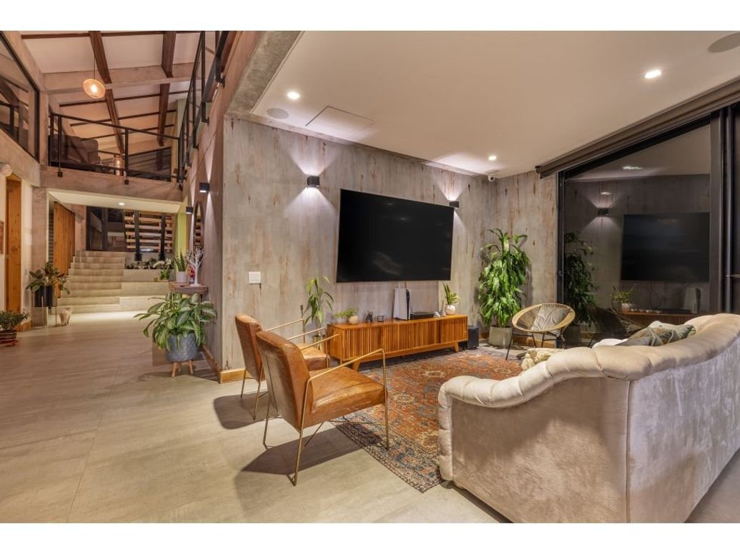 Casa en Venta y Arriendo en La Loma del Escobero en Loma Del Escobero