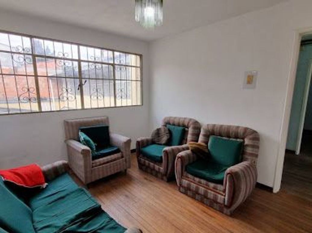 Casa de 10 alcobas en venta en Bellavista Occidental, Bogotá, 246 m² · foto 5 de 15
