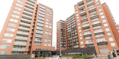 Arriendo Espectacular apartamento dúplex, ubicado en La Felicidad de 156 Mt. Cerca de supermercados, colegios, avenidas como Av. Ciudad de Cali, Av. Boyacá, Esperanza, Av. Cl 13 C.C. Hayuelos, Multiplaza, El Edén. El apartamento cuenta con amplios espacios e iluminación natural. Posee una excelente distribución PISO 1 sala, comedor, balcón, chimenea a gas, cocina integral, zona de lavado, baño social, cuarto de servicio con baño, PISO 2 sala de estar con biblioteca y chimenea, 3 alcobas amplias con closet, la principal con Vestier, 2 baños, 2 parqueaderos en línea y cuarto de depósito. Zonas comunes como salón social, Piscina, parque infantil, GYM, Zona BBQ. Cualquier información adicional contáctenos al número 3167420246 o al correo electrónico alejandra.padilla@inmobiliariabogota.com. El equipo de Inmobiliaria Bogotá está comprometido a brindar una experiencia de vida excepcional para nuestros clientes desde el momento en que se unen a nuestra comunidad.