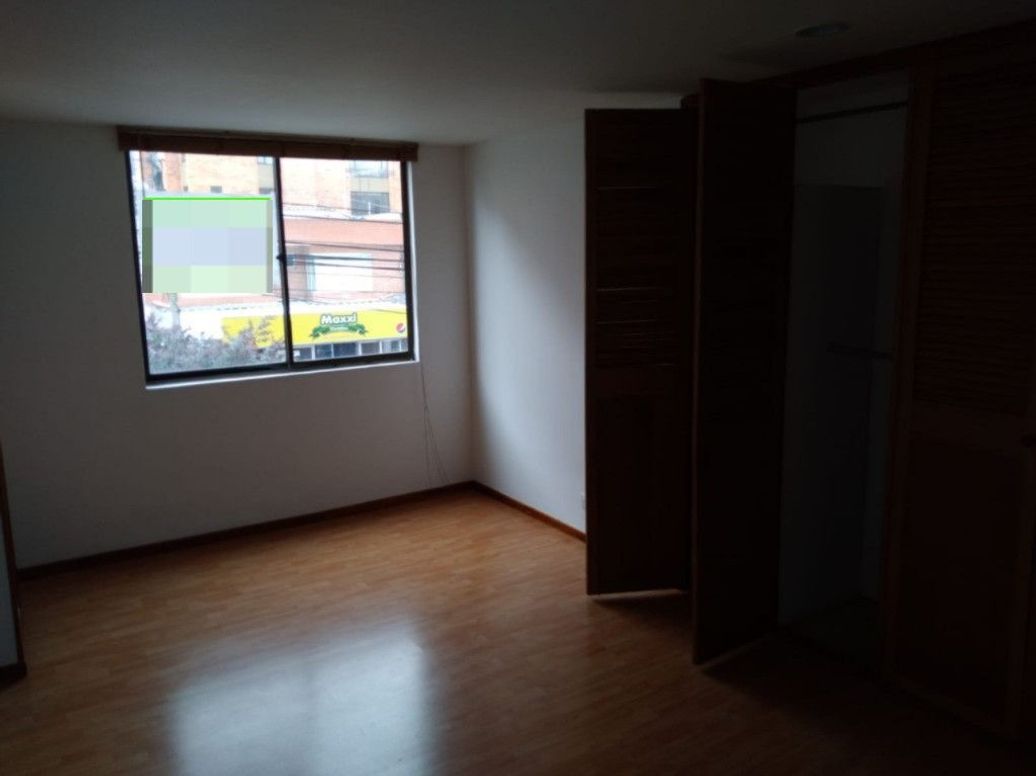 Apartamento de 3 alcobas en venta en Cedro Narvaez, Bogotá, 120 m² · foto 2 de 15