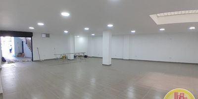 Código: 5666. 1° Piso en edificación de 6 pisos. Acceso al inmueble: Local interno Directo a la vía, inmueble disponible para la arriendo ARR 10232.