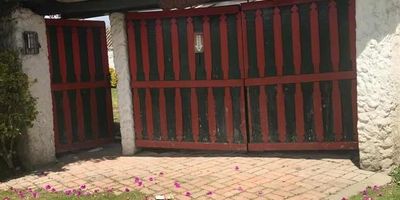 [VEN] ID HOUM: 160674
Grandiosa casa en venta, ubicada en Chia, vereda La Balsa, con una superficie construida de 350.00 m² y superficie total de 650.00 m². 

Te brindamos asesoría personalizada durante todo el proceso.

¡Comienza una nueva etapa con Houm! Arrienda sin necesidad de codeudor, fácil, rápido y seguro.