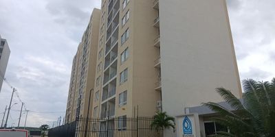 Descubre este encantador apartamento para estrenar ubicado en una zona privilegiada. Con 3 habitaciones, 2 baños, sala comedor, Balcón con bonita vista, cocina integral abierta, este hogar ofrece comodidad y funcionalidad para toda la familia. Con 60 metros cuadrados, cada espacio ha sido cuidadosamente diseñado para maximizar el confort y la elegancia. Además, cuenta con 1 parqueadero propio, para tu conveniencia. ascensor, piscinas, salón social, No pierdas la oportunidad de vivir en este lugar único que te brindará la calidad de vida que mereces. ¡Contáctanos para más información y agenda tu visita!