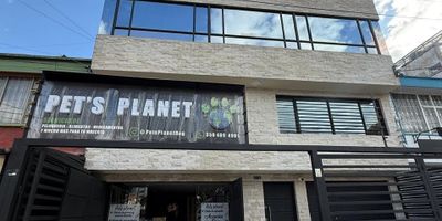 	Local ubicado en Santa Isabel sector residencial, comercial, cerca a transporte publico, colegio confraternidad , universidad politecnico , centro comercial , parroquia , c , supermercado olimpica , gimnasio Smart fit , restaurante, entidad bancaria, facil acceso a vias principales NQS . Este sector estrategico es transitado por un alto flujo peatonal y vehicular. El inmueble cuenta con una excelente distribucion de los espacios, buena iluminacion y ventilacion, ideal para el crecimiento de la empresa.