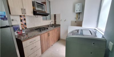 Apartaestudio en Venta en Caldas Antioquia cerca de todo, es la oportunidad perfecta para quienes buscan un espacio propio en un entorno tranquilo y bien ubicado. Con 32 m² de área privada, cuenta con una alcoba, un baño completo y una distribución eficiente que maximiza cada metro cuadrado.

Ofrece comodidad con su cocina integral, armarios empotrados, zona de lavandería y suelos en cerámica o mármol. Además, dispone de garaje y servicios de agua, electricidad y gas domiciliario.

Su ubicación es inmejorable, con fácil acceso a centros comerciales, colegios, universidades y transporte público. Vive en un ambiente conectado con la naturaleza sin renunciar a la comodidad de la ciudad. ¡Contáctanos para conocer más detalles!

Recuerda que te ayudamos en todo el proceso de tu crédito de vivienda!
