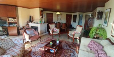 Arriendo apartamento en La Calleja, Usaquen
Hermoso y amplio apartamento ubicado en uno de los mejores sectores de la ciudad. Disfruta de una excelente ubicacion con acceso a avenidas principales como la Autopista Norte y rodeado de centros comerciales como Unicentro.

El edificio cuenta con gimnasio, salon social cancha de squash y mucho mas.
Agenda tu cita y conoce tu nuevo hogar!