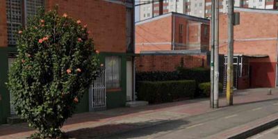 [ARR] ID HOUM: 160385

Entérate de todos los beneficios al arrendar con nosotros:
    • Asistencia e intermediación con el propietario
    • Firma tu contrato online
    • Arrienda sin burocracia, sin papeleos ni notarías

Departamento en arriendo, ubicado en el barrio Gran Granada, con una superficie construida de 30.00 m² y superficie total de 30.00  m². 

Sus principales características son:

    • No amoblado
    • 1 dormitorio
    • 1 baño
    • No Admite mascotas
            
Si arriendas con nosotros, te brindamos asesoría personalizada durante todo el proceso.
        

Requisitos para arrendar con nosotros:

    • Arrienda sin codeudor*, fácil, rápido y seguro
    • Demuestra un ingreso mensual neto de al menos 2.5 veces el valor del arriendo (los ingresos mensuales se pueden complementar por las personas que vivirán en este inmueble)
    • Completa tu información básica y mándanos tus extractos bancarios o documentos que demuestren tus ingresos
    • No debes tener reportes negativos en centrales de crédito
        

IMPORTANTE:

    • Te invitamos a agendar una visita a esta propiedad
    • Si tienes alguna duda por favor puedes solicitar más información desde los portales como también contactarte directamente con nosotros
    
Más que una inmobiliaria, somos Houm.
*Aplican T&C