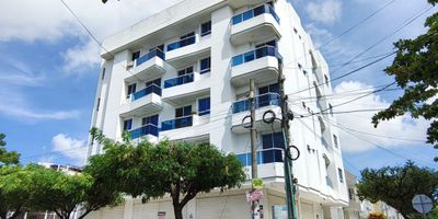 APARTAMENTO EN BUEN ESTADO, AMPLIO, FRESCO, CUENTA CON 2 BALCONES. BUENA UBICACIÓN, ZONA RESIDENCIAL.