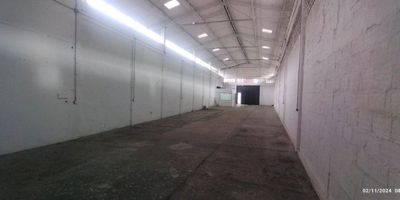 ¡GRAN OPORTUNIDAD! BODEGA EN BARRIO PRIMITIVO

Si buscas un espacio amplio, funcional y con excelente ubicación, esta bodega es ideal para ti.

* Área total de 385 m² para almacenamiento, logística o producción.
* Altura de 7,3 metros, perfecta para maximizar el espacio de almacenamiento.
* Oficina de 9 m², ideal para gestión y administración.
* Baños para damas y caballeros para mejor comodidad y seguridad.
* Estructura sencilla y versátil, adaptable a diferentes tipos de negocio.
* Ubicada en Barrio Primitivo, una zona estratégica y de fácil acceso.
VALOR DEL CANON $6.000.000 MAS IVA

¡No dejes pasar esta oportunidad! Contáctanos para más información y agenda tu visita hoy mismo.