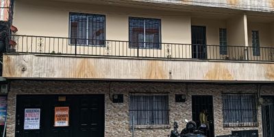 Salón, cocina, 1 baño, piso en cerámica, área 52m2